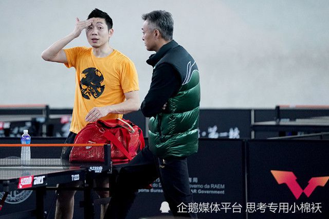 白丝玉足图片